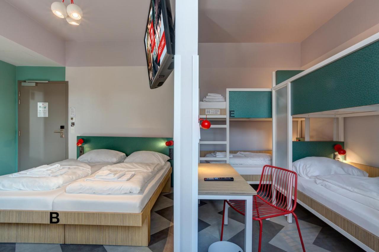 Chambre avec 5 Lits